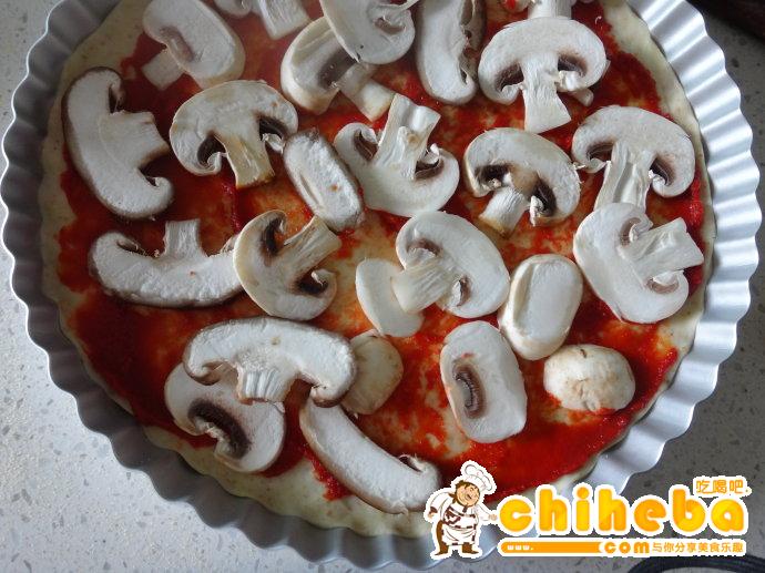 鲜蘑培根薄底披萨